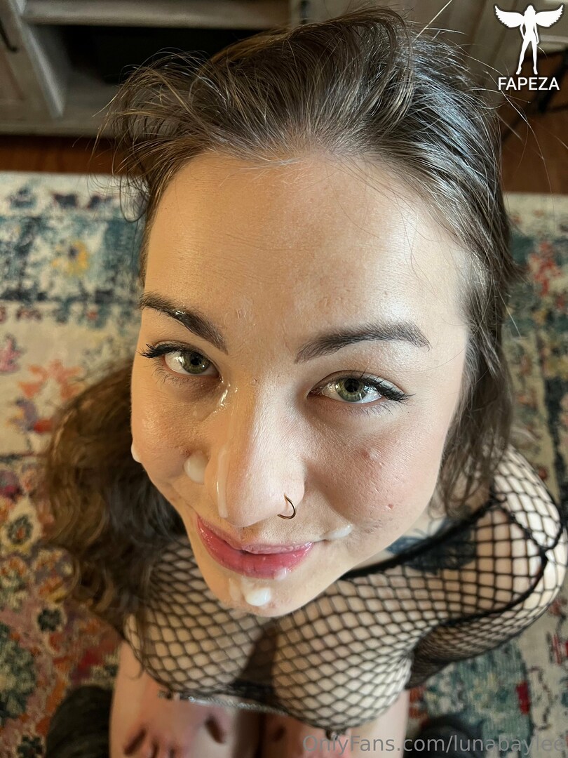 Luna Baylee enticing and irresistible